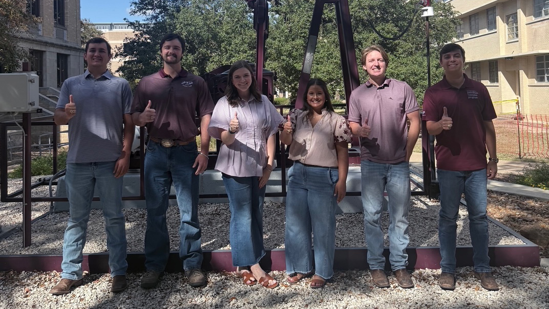 TAMUEngineering's tweet photo. What if giving back didn’t have to wait until later? 💡🤝

Six recent Aggie graduates created an endowed scholarship for petroleum engineering students before even beginning their careers. Their gift reflects the values of integrity, gratitude and selfless service learned through the Graham Petroleum Ventures Program.

🔗 https://t.co/91vLsyrXqv

#AggieEngineers #AggieGiving #SelflessService #TAMUEngineering