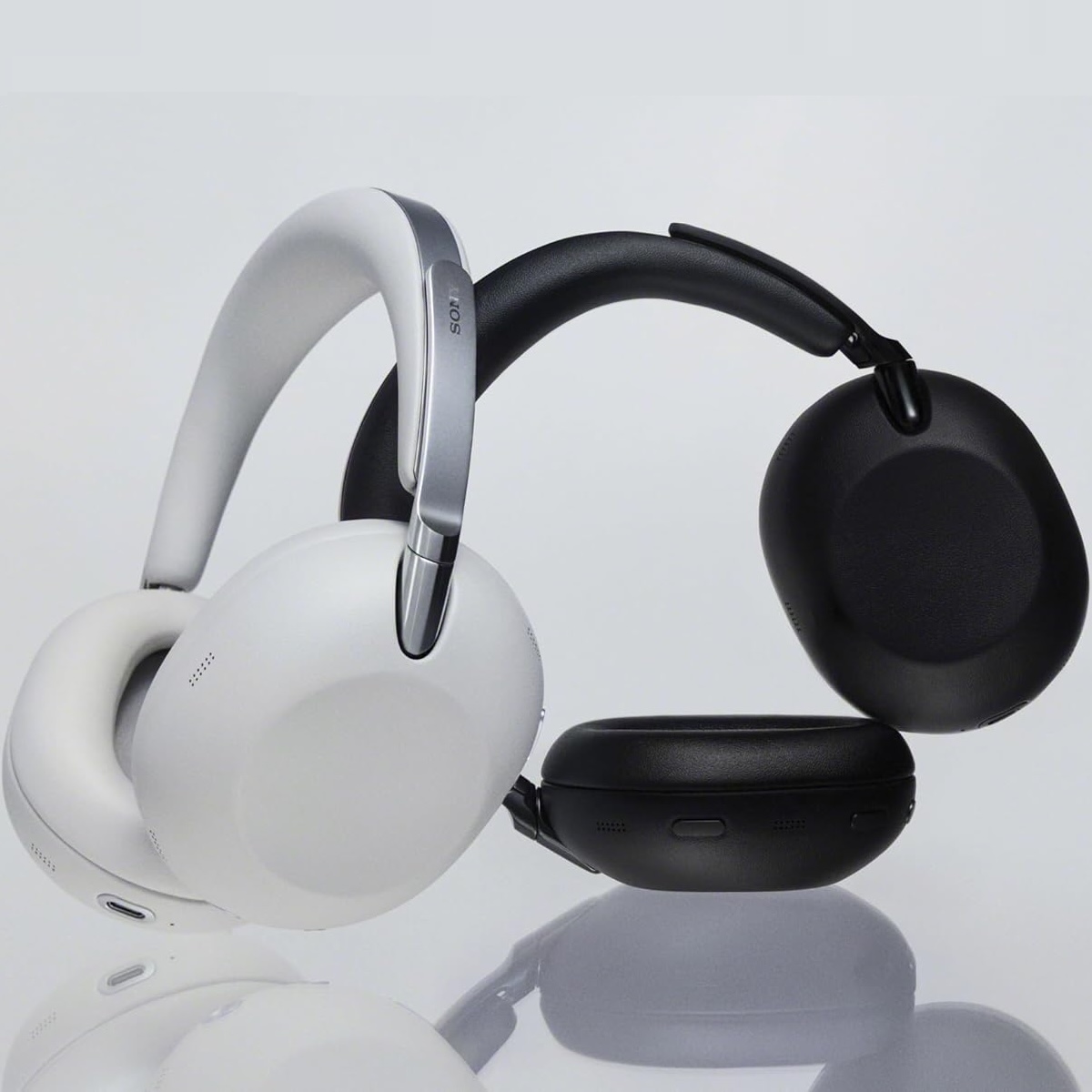 ecoustics's tweet photo. BREAKING NEWS: @SonyElectronics introduces new flagship wireless noise-cancelling over-ear headphones with carrying case for 649 USD called 1000X The ColleXion. Find out what's new in first comment.

#sony #thecollexion #1000x #sony1000x #wirelessheadphones https://t.co/dGFBLcByCD