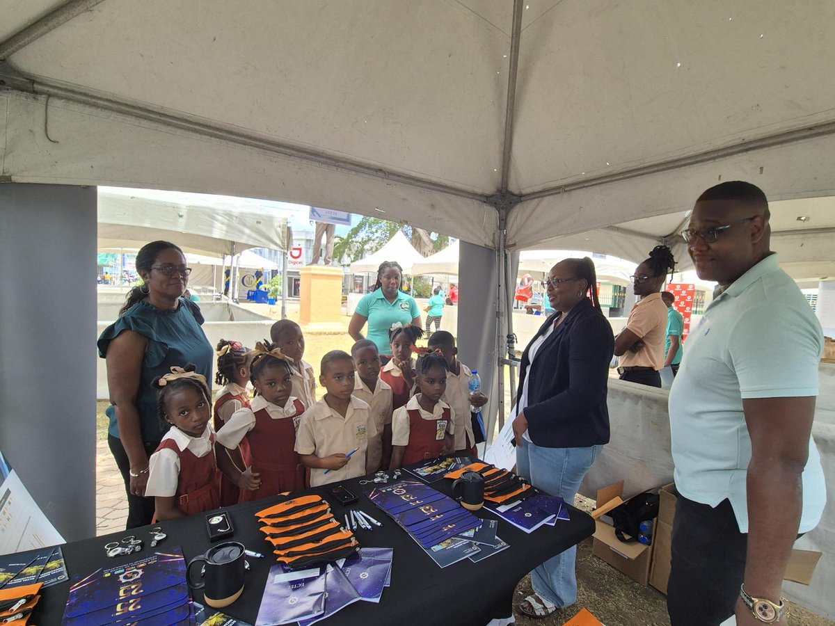 ectelauthority's tweet photo. 🌟 At NTRC Saint Lucia’s WTISD Open Day, ECTEL highlighted its role in spectrum management, Mobile Number Portability, and expanding access to affordable internet and devices through Universal Service Fund projects. 📶👨🏿‍🎓👩🏿‍🎓📡

#WTISD2026 #connectivity #ICT https://t.co/nQlLVLWwBQ