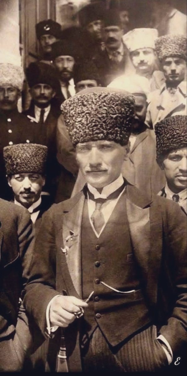 Sibeltash's tweet photo. Mustafa Kemal Atatürk, #19Mayıs1919 ’da Samsun’da milli mücadeleyi başlatır. Amasya, Erzurum,Sivas’taki hareketin, kurulacak yeni devletin adımları burada atılır. Bu kararlılık Türk milletine özgür bir hayat verir. Atatürk’ü ve silah arkadaşlarını minnet ve saygıyla anıyorum. 🌹 https://t.co/gvZBmNOpuq