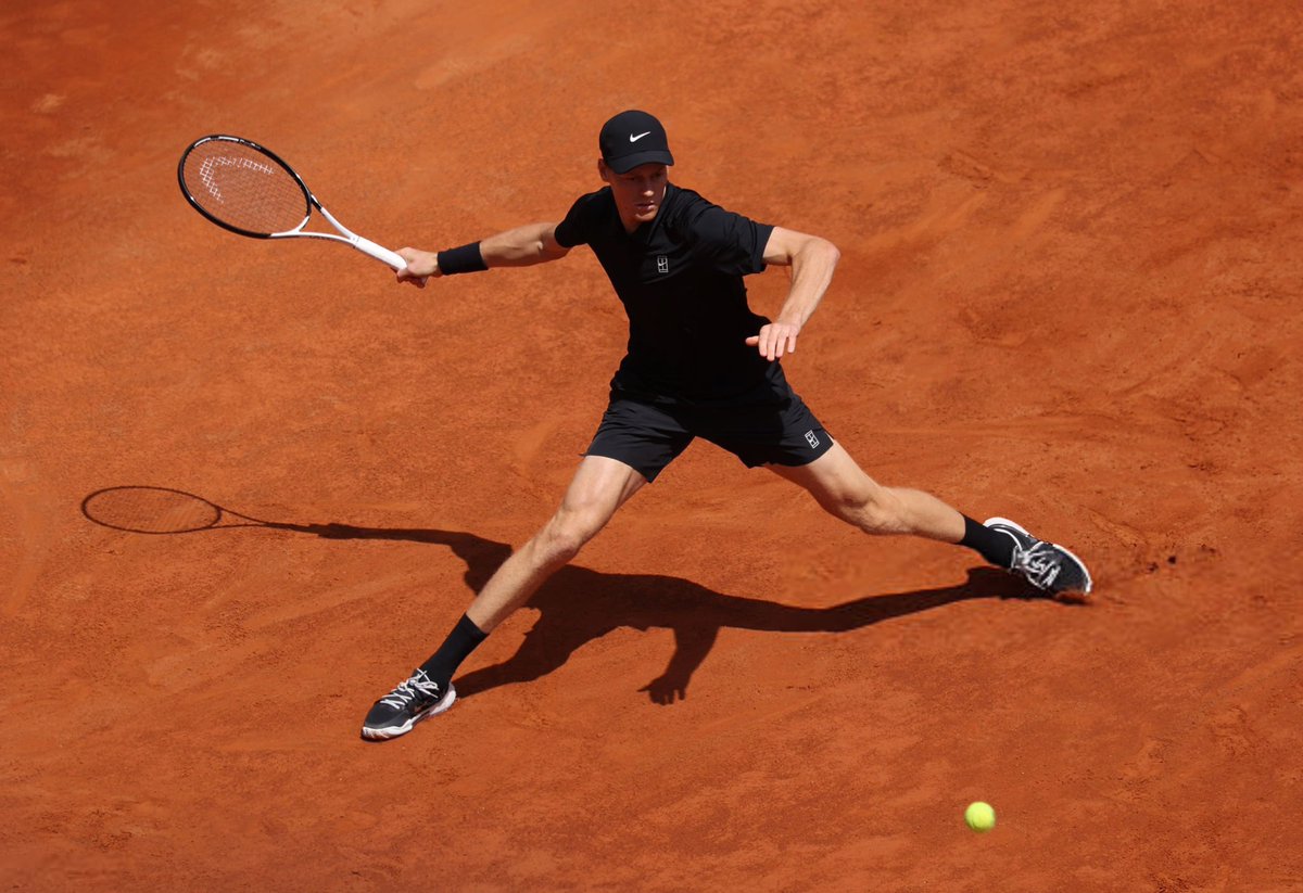 sinnervideos's tweet photo. 'I have this image of a player who has no emotions ,' he admits, 'but that's because I'm very focused on what I have to do. It's just that I try not to show it to my opponents.’ 

A robot? 'I don't find the term pejorative ,' Sinner replies. 'That's how I operate. I always try to be as precise as possible, to play the right shot at the right time, and that requires being in very good physical and mental shape. That's how it is, and that's why I train. To be as well-equipped as possible for the important moments of a match.'