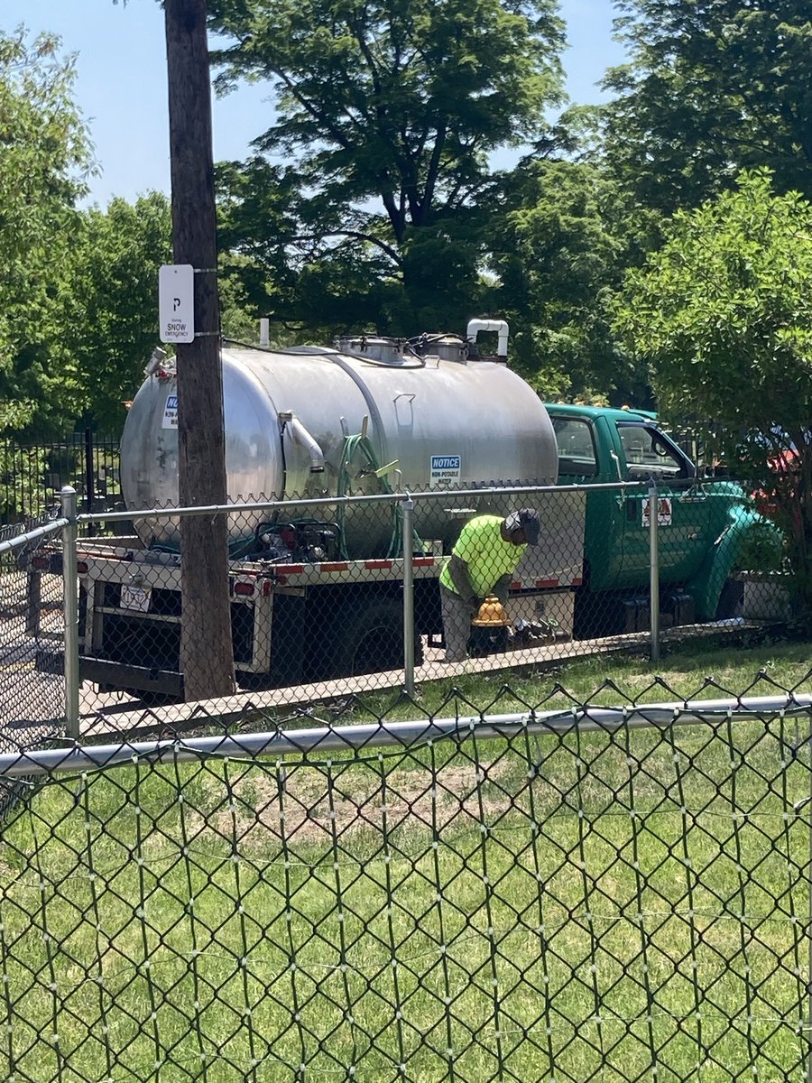 kmmd87's tweet photo. @CityOfBoston hope you give this guy from MON Landscaping a water bill. He thought it was okay to open a hydrant and fill his truck. https://t.co/P8LT3bU2TW