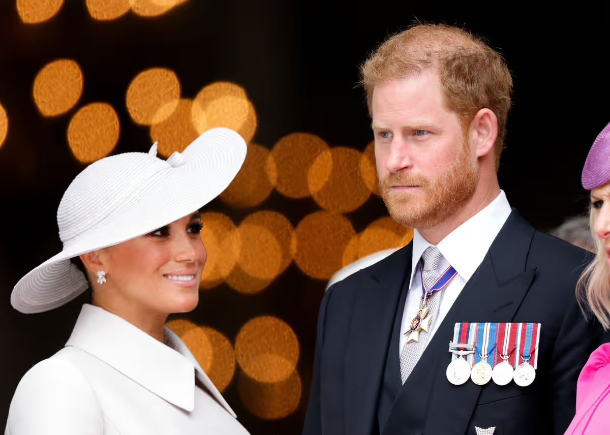 TheRoyalTea tweet media