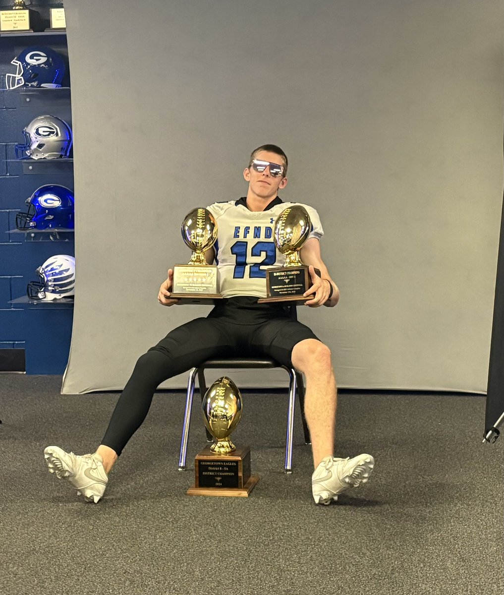 GTEagleFootball's tweet photo. Loading leadership photos….Getting ready! Y’all aren’t ready for these!! @CoachGriffGHS #EFND #Closethegap https://t.co/iCJFl7P6hP