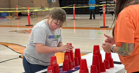 SpeedStacksInc's tweet photo. Iron Kids Challenge at Weber Schools in North Ogden, UT.
Sport Stacking is one of the challenges schools and students will compete in during this event! Each student would complete the cycle stack before moving on to the next station. https://t.co/kdh1yvmG6V
