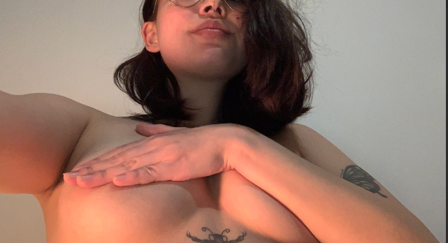 KittyzinhaOF's tweet photo. Tava me arrumando aqui e resolvi tirar uma foto bem ousada pra ver quem tá acordado😈💦
#PRIVACY #CONTEÚDOVIP #TELEGRAM https://t.co/yFvDPXCs0r