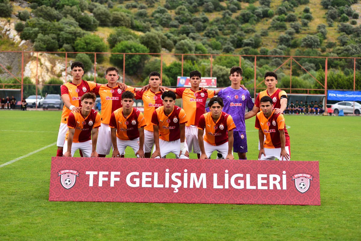 GSfutbolakademi's tweet photo. Maç sonucu: Galatasaray U17 3-1 A. Arnavutköy Bld. U17 👏

⚽️ 12’ Ada Yüzgeç
⚽️ 46’, 78’ Mustafa Kaan Eryürek https://t.co/NVqbc3OyXP