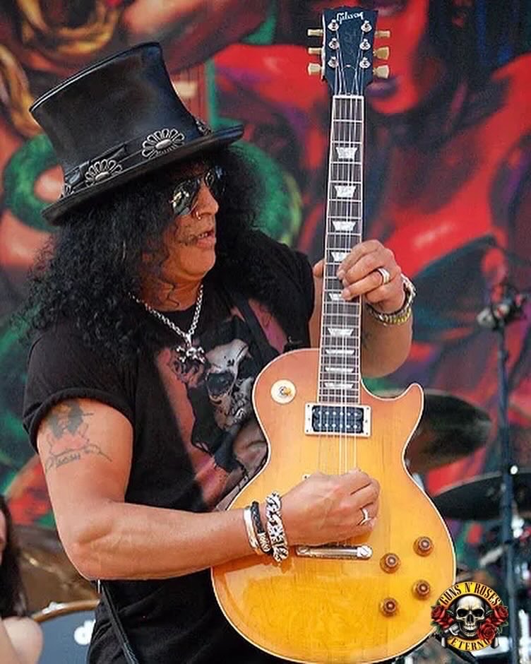 gnreternobr's tweet photo. 19 de maio de 2012, Slash ft Myles Kennedy e The Conspirators se apresentaram no Festival Rock On The Range 2012, Columbus, Ohio, 🇺🇸 #smkc #Slash #gnfnr
📷 Greg Maki - Live Metal https://t.co/nHf7oMz5gQ
