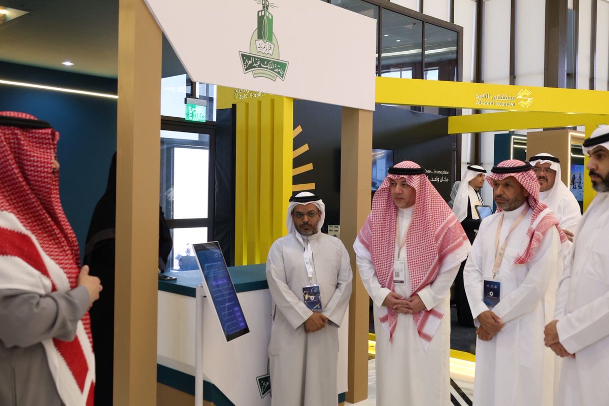 KAU_Health's tweet photo. اختتمت #جامعة_الملك_عبدالعزيز مشاركتها في #منتدى_الصحة_والأمن_في_الحج، مستعرضةً ابتكاراتٍ صحيةً وتقنيةً وحلولًا مدعومة بالذكاء الاصطناعي، إلى جانب مبادرات بحثية وتعليمية تسهم في دعم منظومة الحج وتعزيز جودة الخدمات المقدمة لضيوف الرحمن.

#حياكم_الله https://t.co/kcAQLti86y