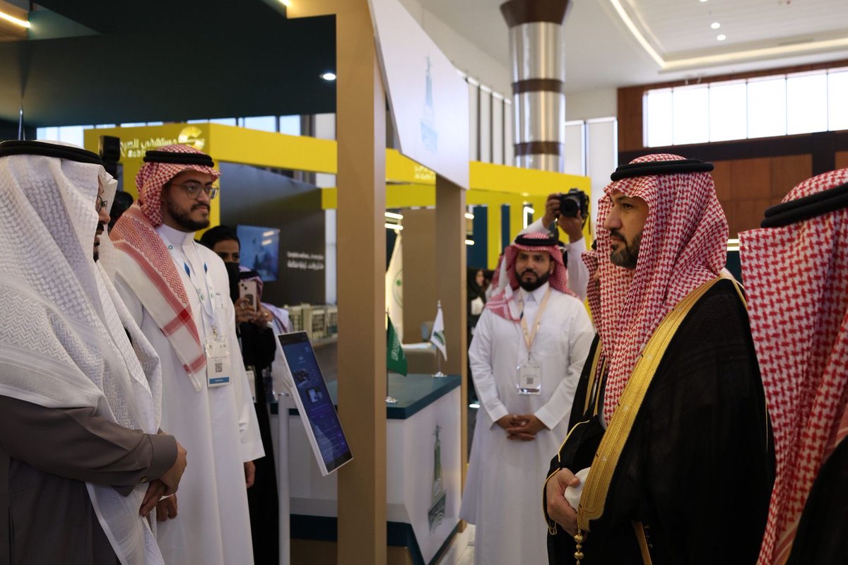 KAU_Health's tweet photo. اختتمت #جامعة_الملك_عبدالعزيز مشاركتها في #منتدى_الصحة_والأمن_في_الحج، مستعرضةً ابتكاراتٍ صحيةً وتقنيةً وحلولًا مدعومة بالذكاء الاصطناعي، إلى جانب مبادرات بحثية وتعليمية تسهم في دعم منظومة الحج وتعزيز جودة الخدمات المقدمة لضيوف الرحمن.

#حياكم_الله https://t.co/kcAQLti86y