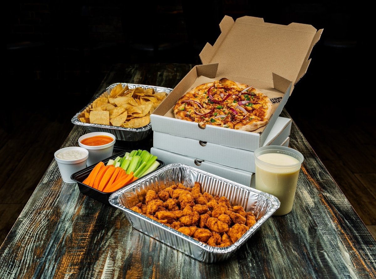 BtbEdmond's tweet photo. Memorial Day rule #1: Nobody shows up hungry. 🇺🇸

That’s where we come in.

Party platters, growlers, and to-go 6 packs from Bricktown Brewery make hosting easy and delicious.

Tag the friend who’s bringing the drinks… or the one who just shows up to eat. 👀

#MemorialDay https://t.co/xX7lTEeF2s