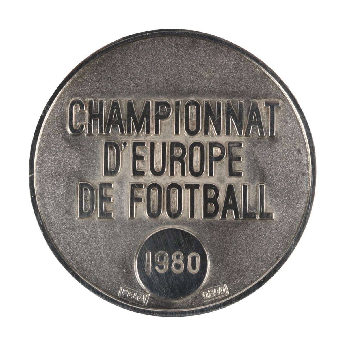 ExpertiseSports's tweet photo. J-4 avant la vente aux enchères Football - Collections Maxime Bossis et Jean-Marie Pfaff avec de nombreux maillots légendaires de la Coupe du Monde 1982 - 1986 - 1998, le 23 mai 2026 à partir de 13 h 30 à la salle des ventes VV Millon - Quartier Drouot à Paris au 3 rue Rossini. https://t.co/YPRhjCMUPy