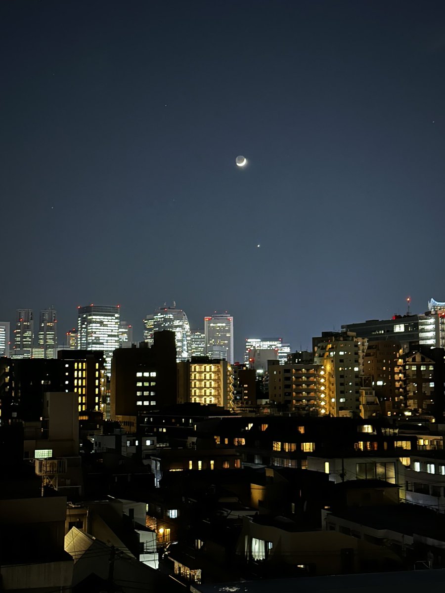 area_stu's tweet photo. 今の四ツ谷の家から見えた景色。
私はこの東京で何者になれたのでしょうか。 https://t.co/BJS8476oga