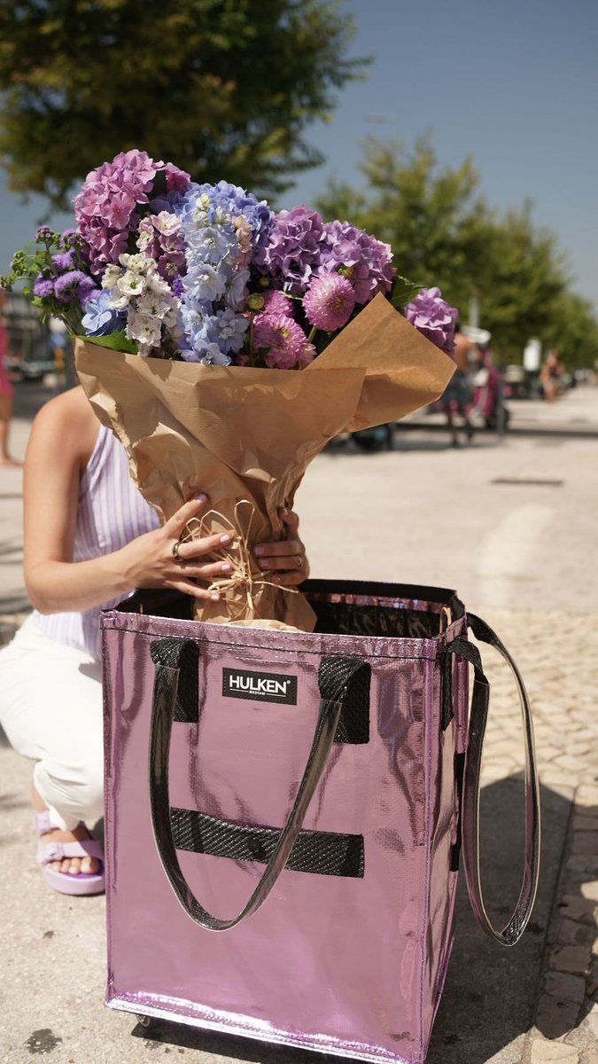 AccessoryNews's tweet photo. This week's member spotlight is Hulken!

For people constantly on the move, Hulken’s rolling totes bring style and convenience to everyday life.

Read the full story behind Hulken in Ac Magazine: https://t.co/Orc2gnqF3M https://t.co/F5GPuyUA5o