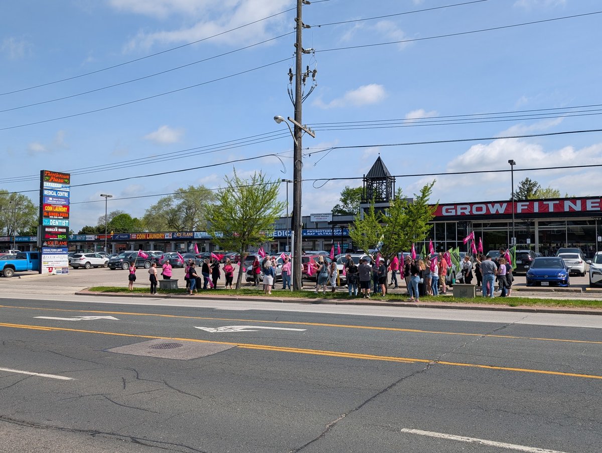CUPEOntario's tweet photo. Personal Support Workers deserve respect, not a system that denies them basic rights.

Today, PSWs, allies, and union members rallied outside Doug Ford’s office to demand justice, accountability, and fair treatment for the workers who care for our communities every single day.

PSWs deserve due process, representation, and the same protections afforded to other regulated health professionals. We will continue to fight back against a system that leaves workers without a voice.

Respect PSWs. Fix HSCPOA. ✊🏽
