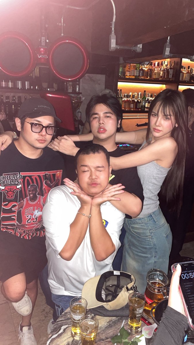 nosanggung's tweet photo. HBD นะพี่สาว ส่วนคลิปเสียงเป็นประโยคที่อันตรายที่สุดในชีวิตที่แปลว่าบังคับต้องเจอ555555555 รูปภาพจะไล่เรีย จากครั้งแรก ที่เรารู้จักกันครั้งแรก💖✨🎀 https://t.co/nqyD5nwDzZ