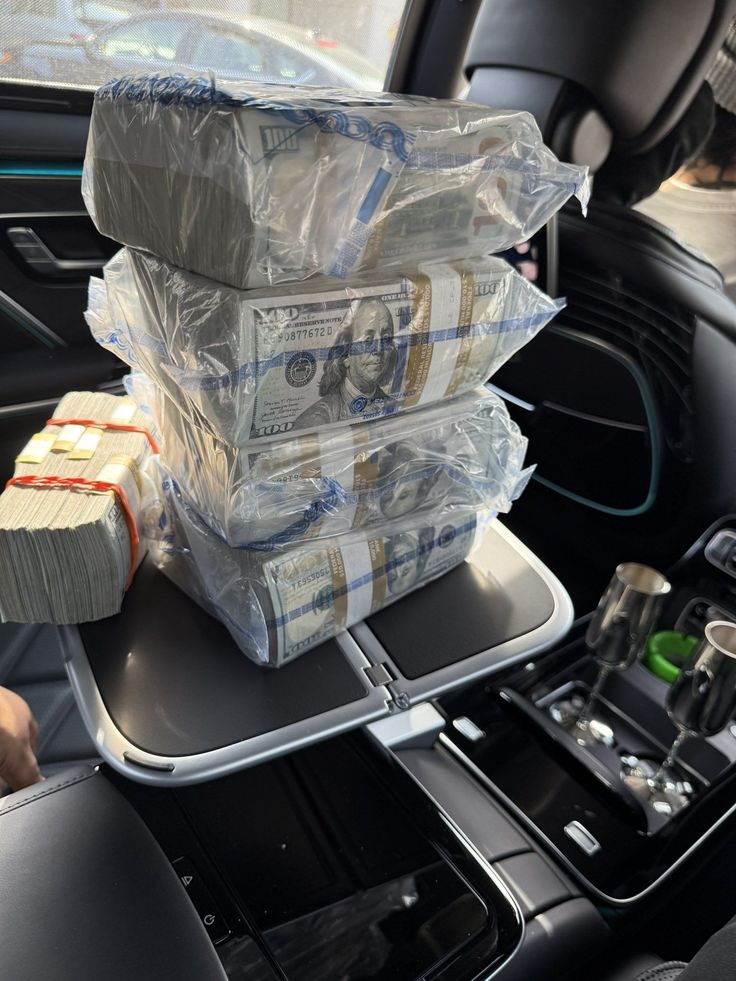 DearS_o_n's tweet photo. Son, money is coming. https://t.co/a0nzcRH07j