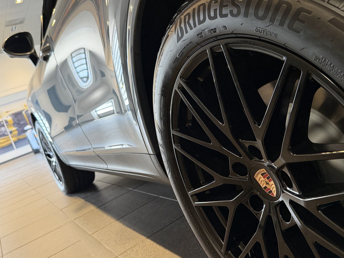 PorscheFF's tweet photo. The Porsche Cayenne delivers the perfect balance of luxury, power, and everyday versatility. From its commanding performance to its refined interior, every drive feels elevated behind the wheel. https://t.co/oYJ1uB6sGn #PorscheCayenne #PorscheFairfield https://t.co/5FGPkENor4