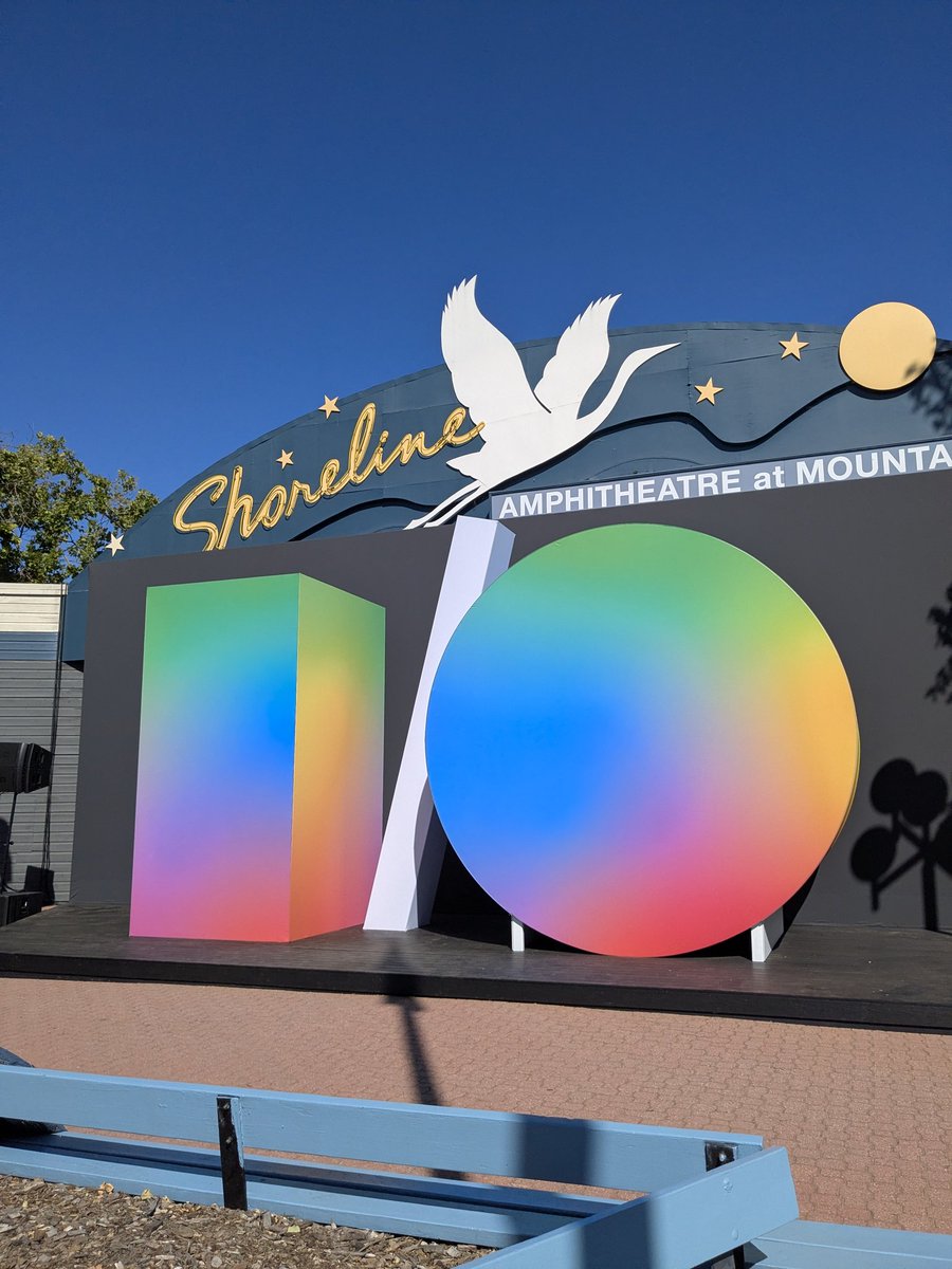 AlonGrinshpoon's tweet photo. Let's do this! #GoogleIo https://t.co/LztQh6TAJh