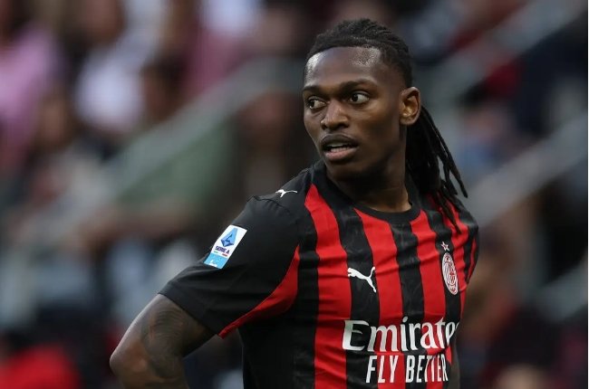 SamsonGregory5's tweet photo. Manchester United are exploring a swap deal for AC Milan winger Rafael Leão and could send any of Marcus Rashford, Joshua Zirkzee or Manuel Ugarte to Italy in exchange. https://t.co/OrsxolF5DP
