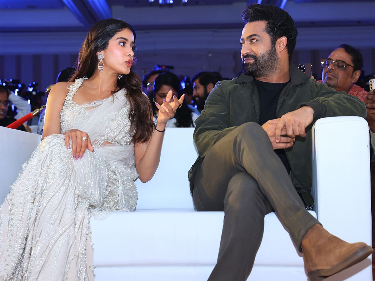JanhvikapoorFC_'s tweet photo. Happy Birthday NTR sir ❤️

Can't wait for #Devara2 👊

@tarak9999 #ManOfMassesNTR #Devara #HappyBirthdayNTR https://t.co/dOde0YLhuZ