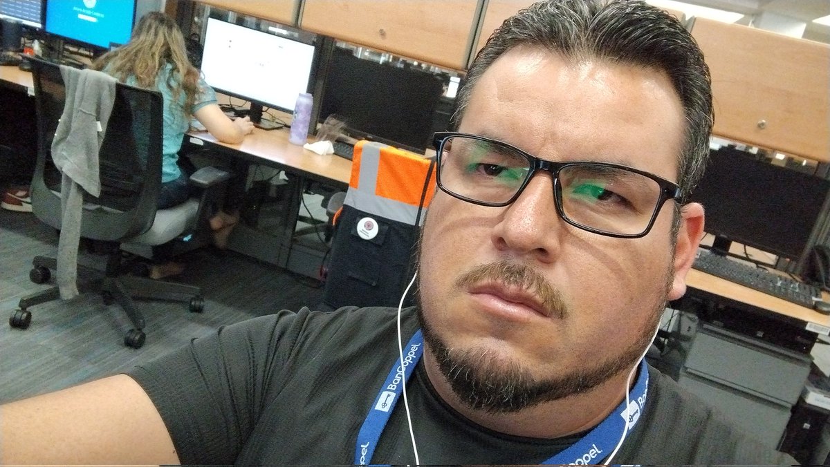 wapisimasiso's tweet photo. Sucede q hay Silencios, q inundan una vida https://t.co/PJzHLvjpie