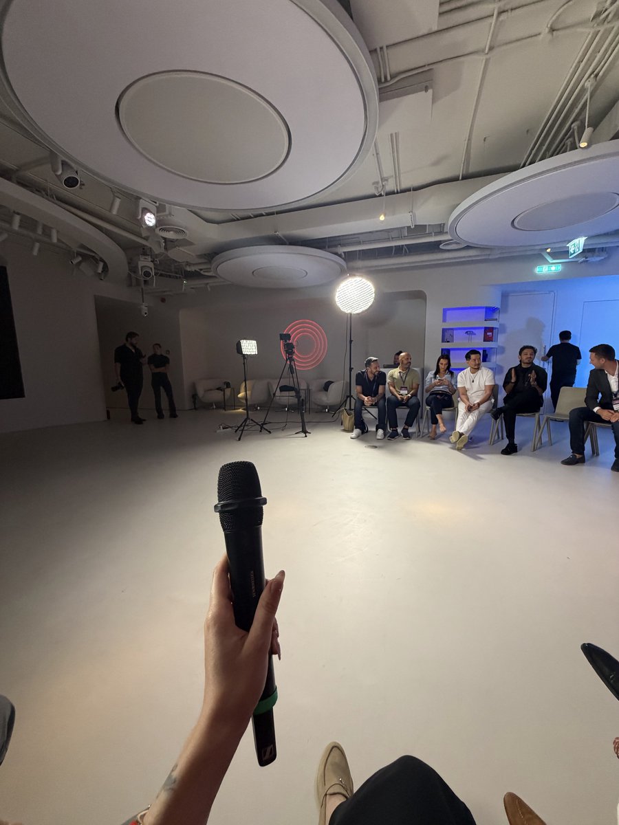 Elisa tweet media