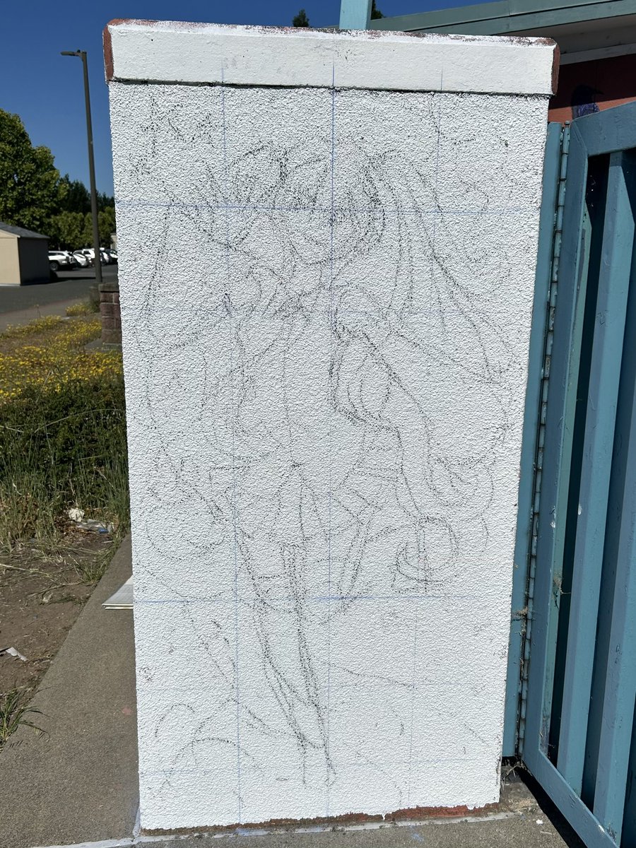 starlyro's tweet photo. theyre letting me paint miku on my school https://t.co/0aLGz41ImN