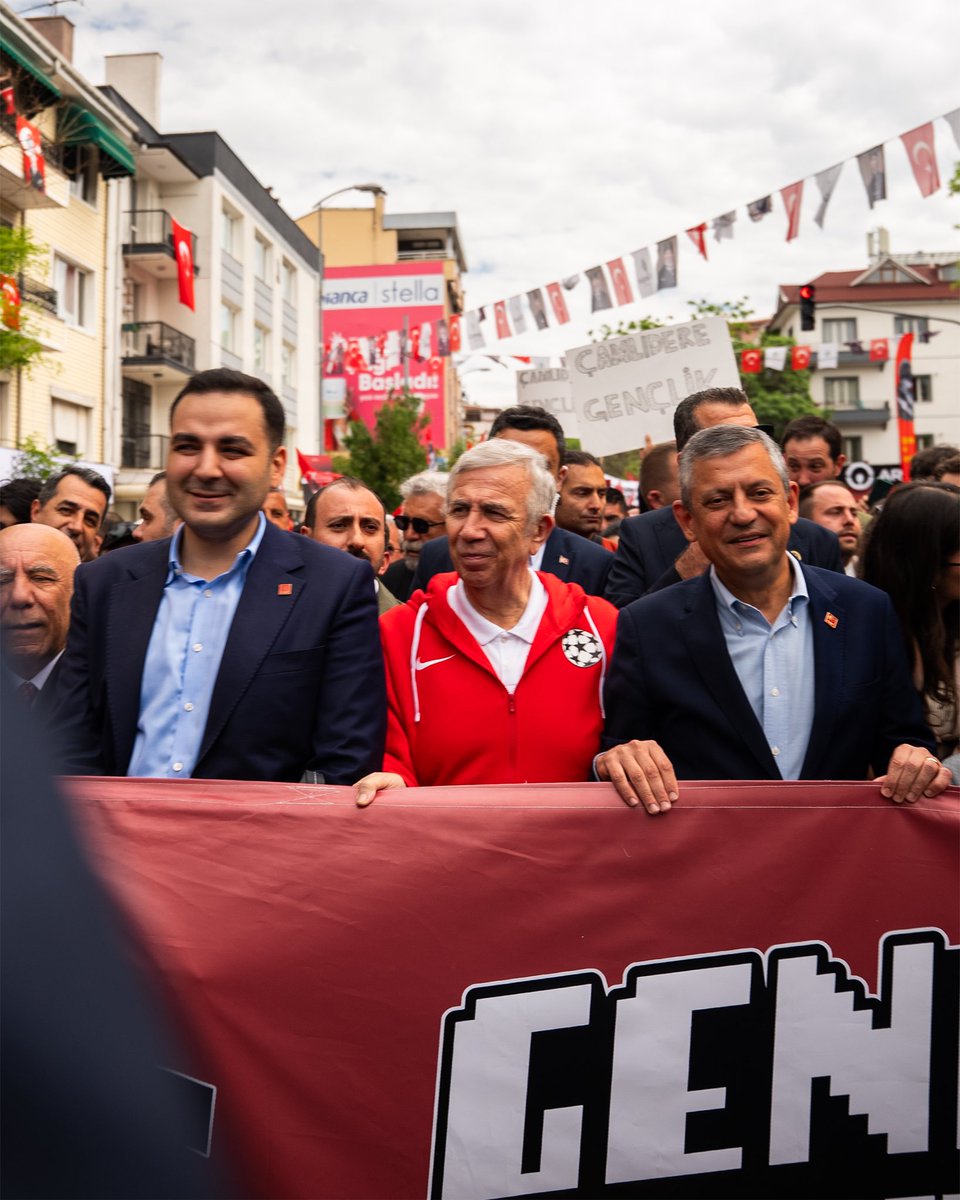 cm_aydin's tweet photo. Bizim vazifemiz yarınından vazgeçmeyenlerin, boyun eğmeyenlerin mücadelesini geleceğe taşımaktır. 

İlk adımın izinde, özgürlüğün peşinde yürümek boynumuzun borcudur. 

19 Mayıs Atatürk'ü Anma, Gençlik ve Spor Bayramımız Kutlu Olsun! 🇹🇷