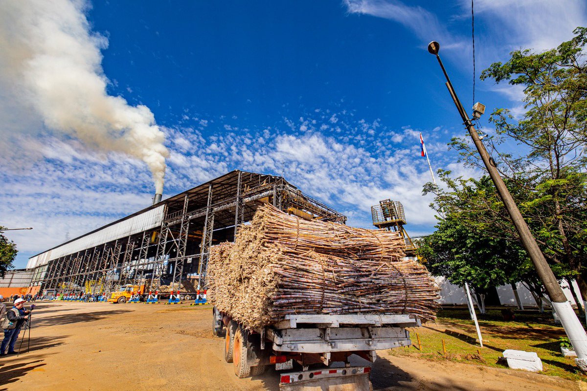 Petropargov's tweet photo. IMPULSO ECONÓMICO Y TRABAJO 🚜🔥

Inició la zafra 2026 en la Planta Alcoholera de Mauricio José Troche, un hecho histórico por su arranque temprano que marca el inicio de una nueva etapa de producción, trabajo e impulso económico para la región. https://t.co/fXd5xheLb3
