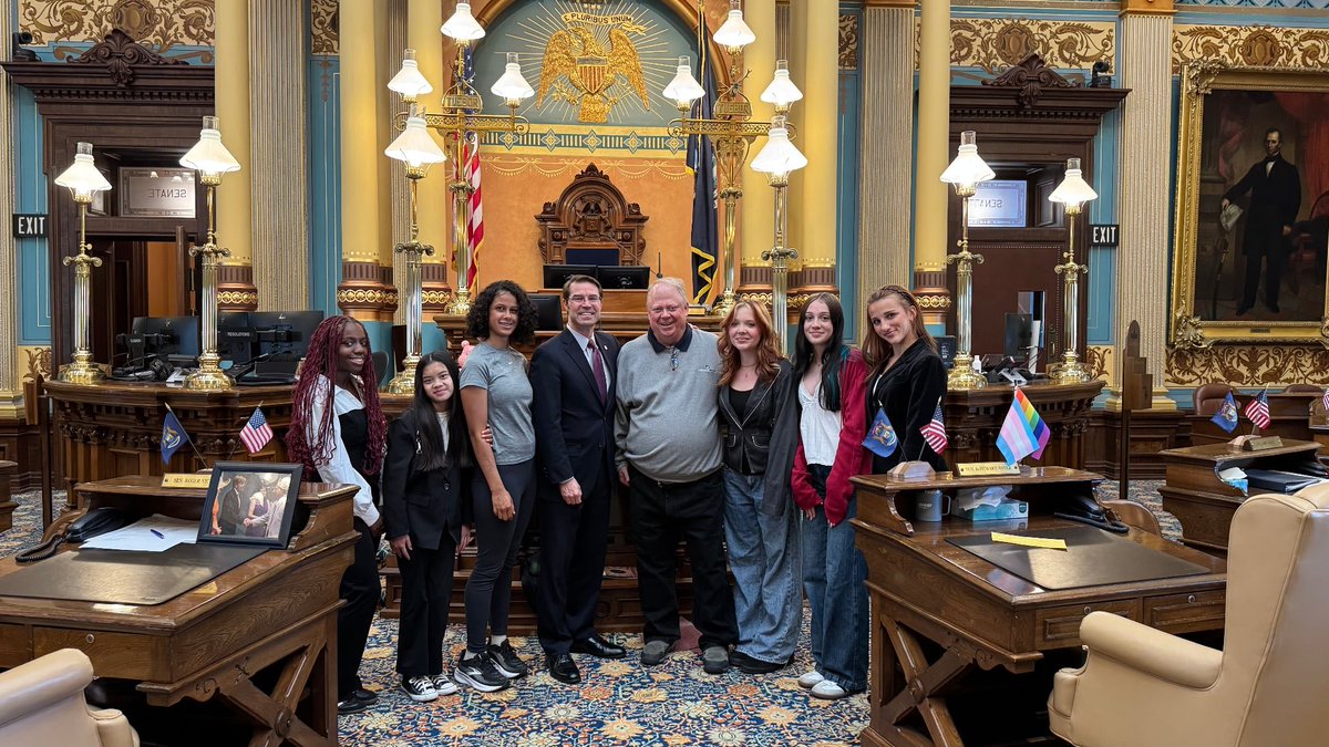 SenSeanMcCann's tweet photo. It’s always great to have folks from the 19th district visit the Capitol. Last week, we were joined by students from the KPS Hillside Middle School Student Senate and today we are joined by members of Alpha Kappa Alpha (AKA) on their legislative advocacy day. https://t.co/dvn7rzBiLQ