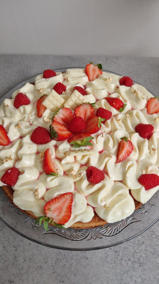 sweetdollnini's tweet photo. made this today, who wants some 🍓 https://t.co/zDl7nuRB5f
