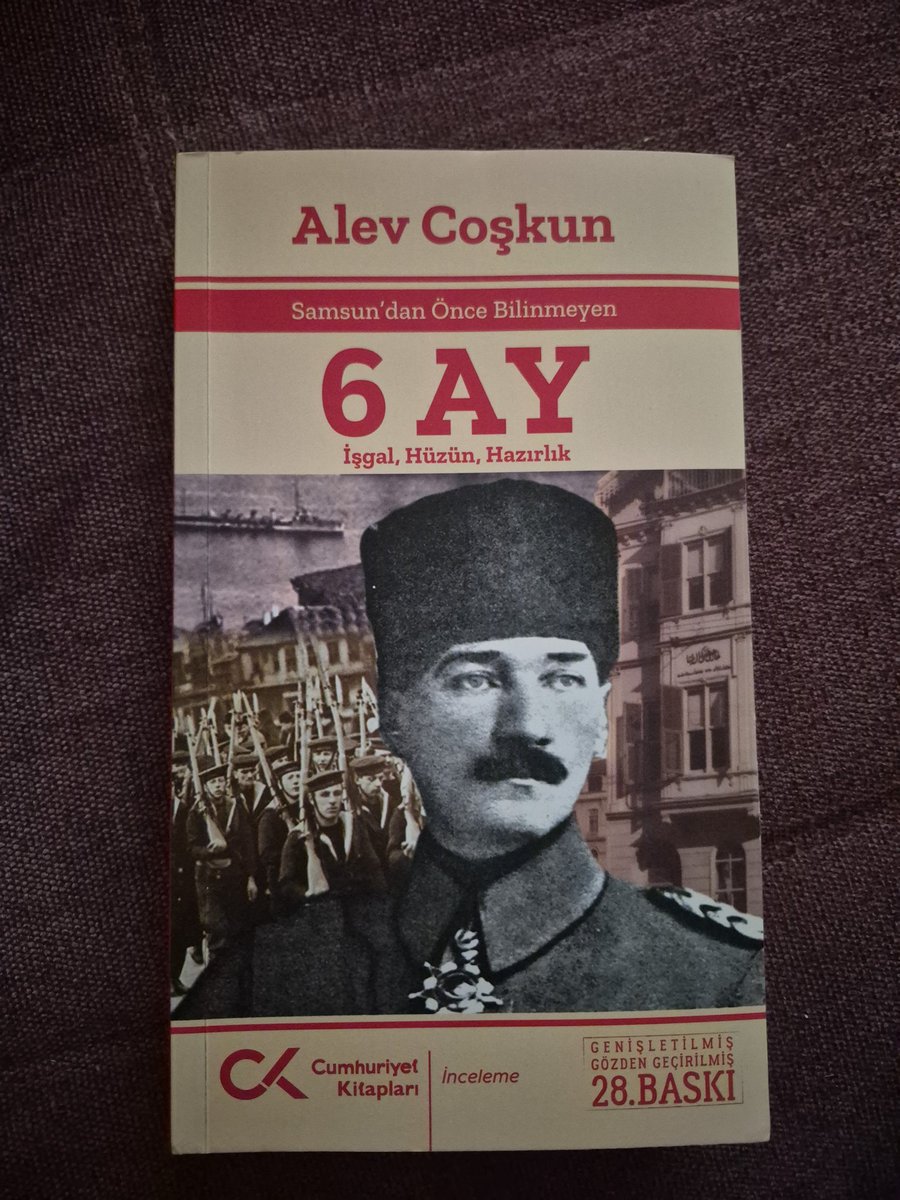 decrypt99317057's tweet photo. @EsiniSevenBiri Hazırlık süreci tüm aşamalarıyla anlatılmış, şu kitaptan sonra boş söylemleri bazen cehalete gülerek bazen hainliğe küfrederek geçip gidiyorsun. https://t.co/YRBgc4OJG6