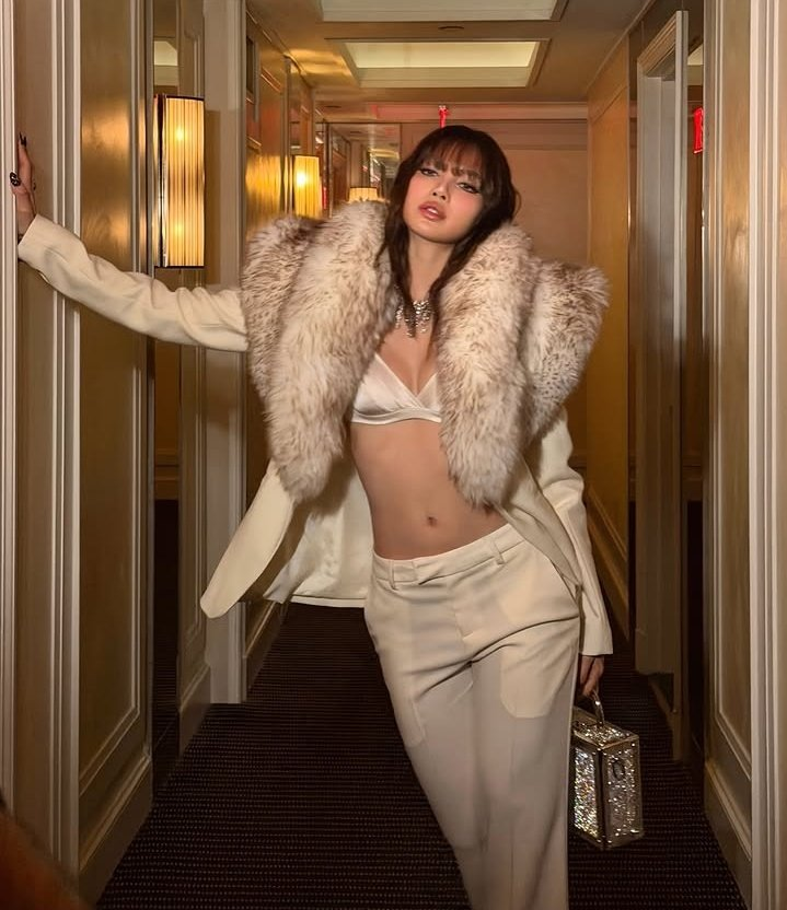 BPxSpotify's tweet photo. #LISA has now surpassed 5.2 BILLION streams on Spotify across all credits. https://t.co/pik3sMDF9K