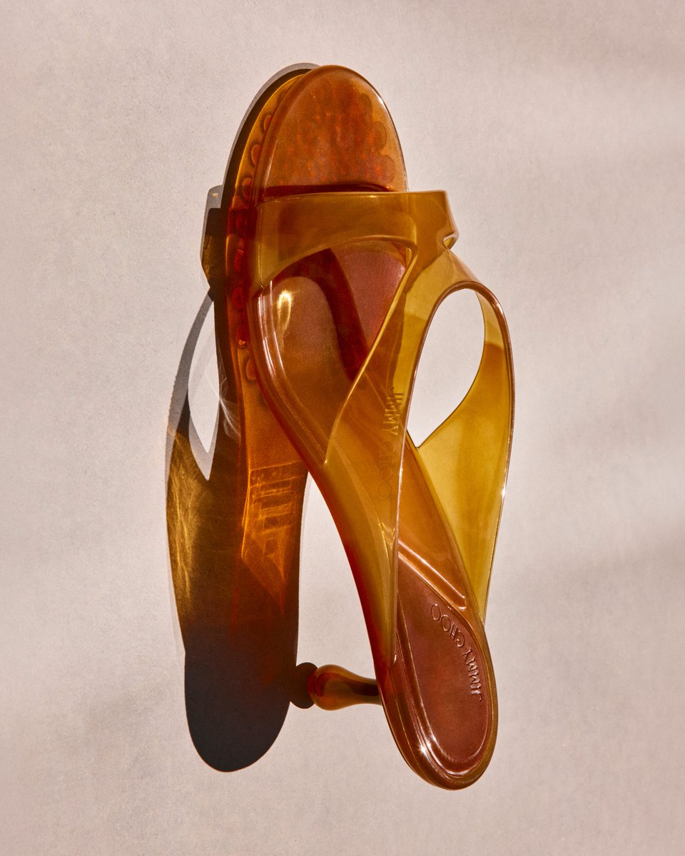jimmychoo's tweet photo. Take the plunge, the Jelly Drop in sunset orange.

#JimmyChoo 

https://t.co/aksI4lITOT https://t.co/D5pEKQ9wE0