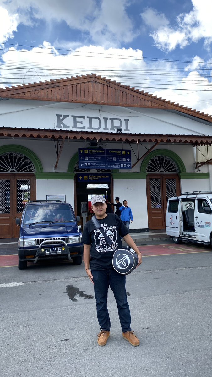 cinta damai tweet media