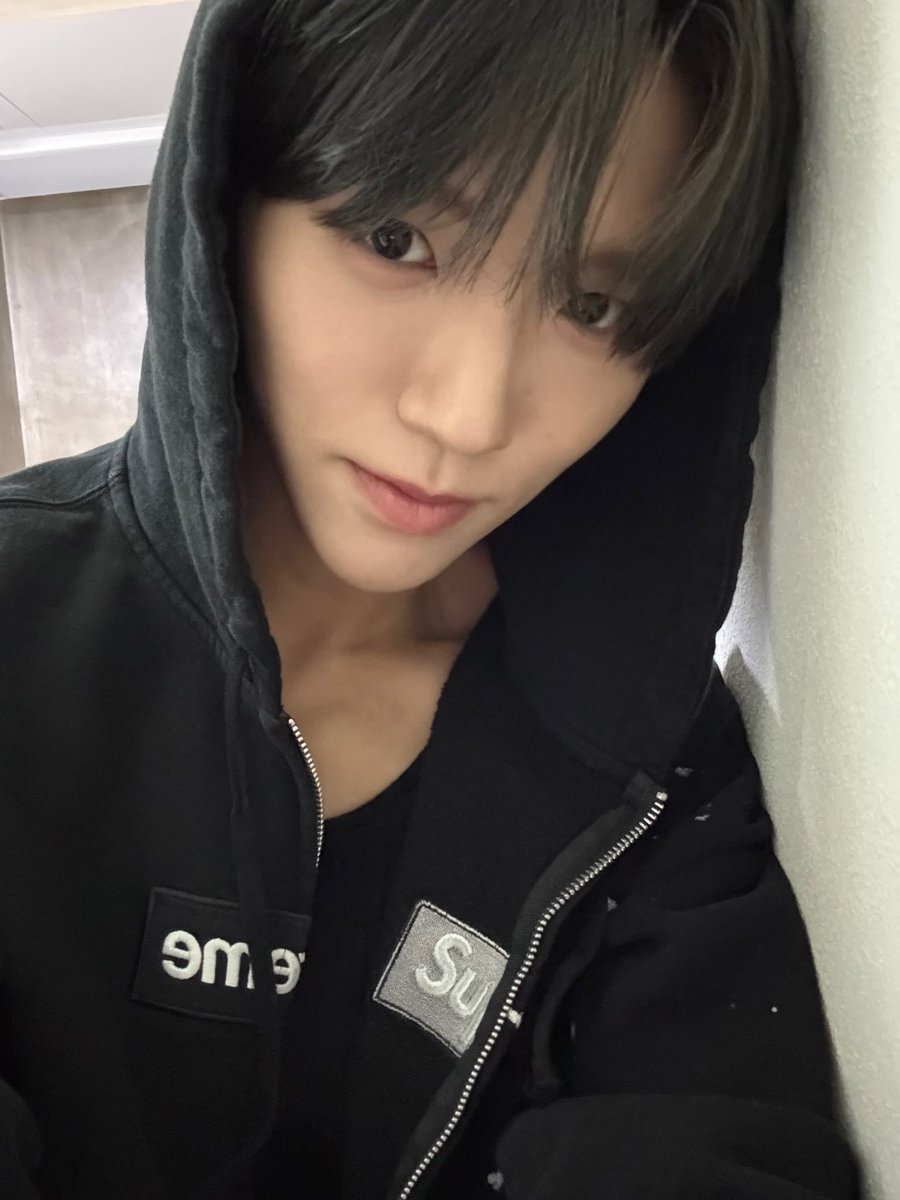 김영 tweet media