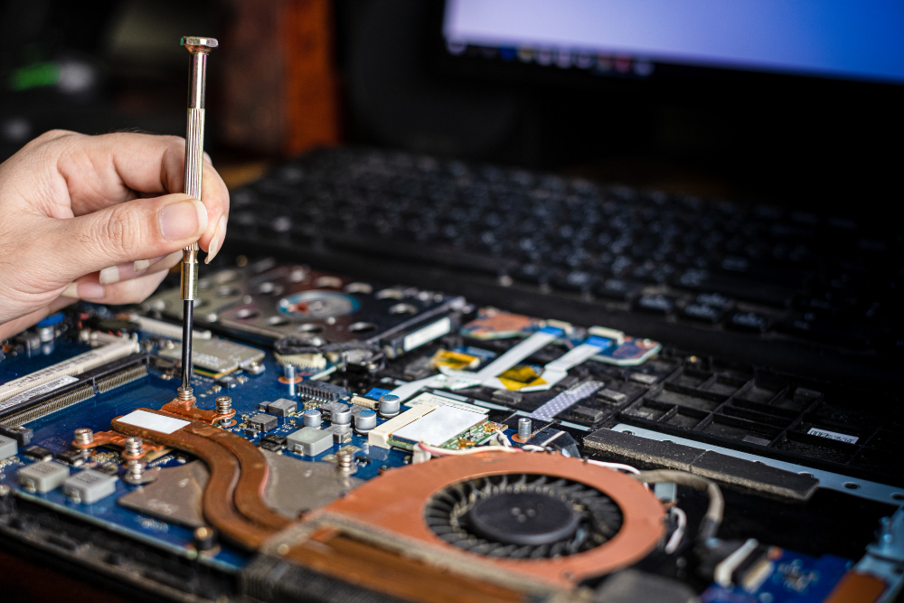 1stForRepairs's tweet photo. Tech problems shouldn’t slow down your productivity. 💻 1st Class Computer Services offers trusted computer repairs, laptop servicing, and IT support solutions to keep your devices secure, optimized, and running efficiently for everyday use. 

#TechSupport #ComputerServices https://t.co/XxEGIUOzno