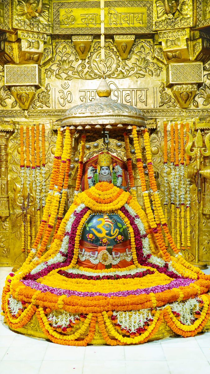 Ar81200's tweet photo. श्री सोमनाथ ज्योतिर्लिंग संध्या शृंगार आरती दर्शन | 19.05.2026

Shri Somnath Jyotirlinga Sandhya Shringar Aarti Darshan | 19.05.2026

Good night Xmats 🌌 https://t.co/9CVi07ncWi
