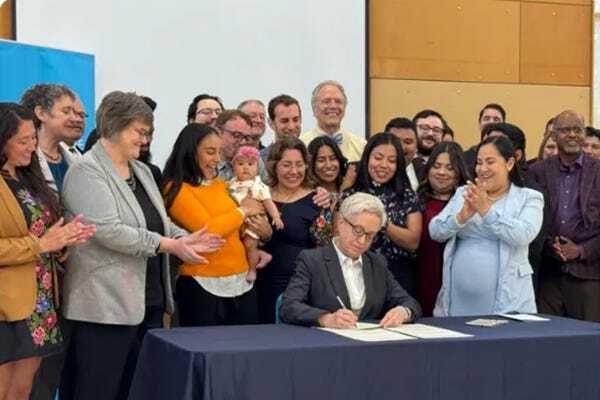 CptPeeWee's tweet photo. And They Wonder Why Oregon Counties Want to Leave for #GreaterIdaho - #NationalDivorce #Secede 
Link in Profile

A State that Protects Outsiders, Ignores its Own - Eight Bills for Immigrants, Zero for Eastern Oregon

(Greater Idaho) - Recently, Oregon Governor Tina Kotek signed… https://t.co/FN0GoMOnYZ