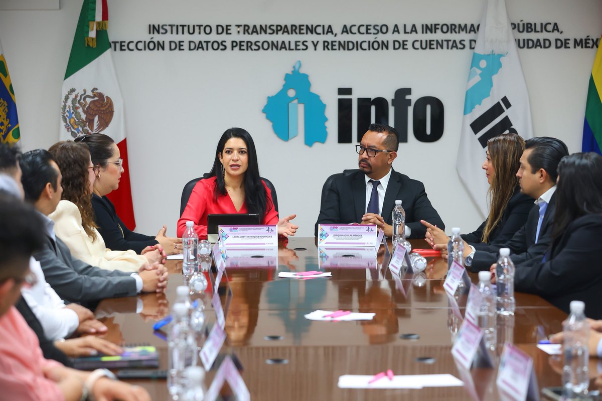 lauraenriquezr's tweet photo. El @InfoCdMex entregó el reconocimiento al Cumplimiento en las Verificaciones a los Sistemas de Datos Personales al @mpicdmx #PAV2025 

Garantizar la protección de los datos personales es clave para una ciudad más segura, transparente y respetuosa de los derechos. 🔐 https://t.co/j1Z54jc1Yf