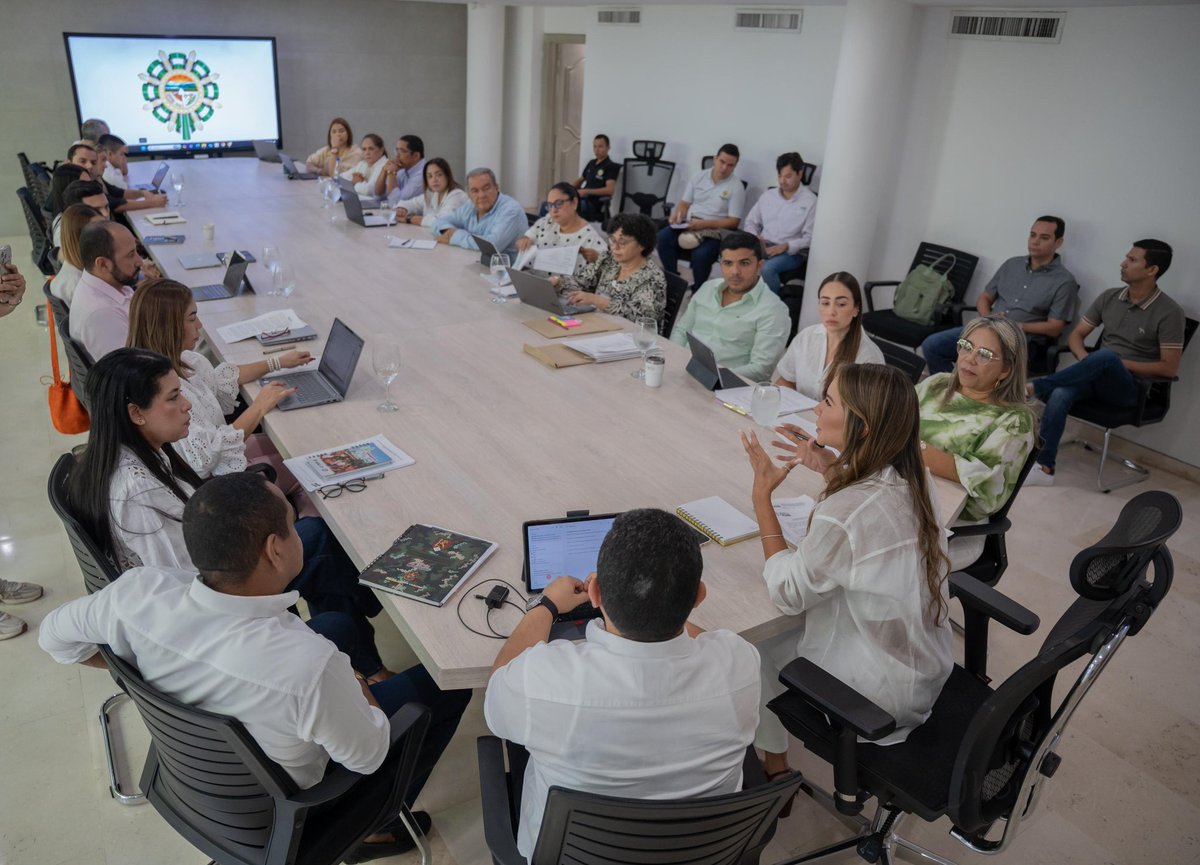 GobdelCesar's tweet photo. Desarrollamos el Segundo Consejo de Gobierno del 2026, garantizando los recursos para avanzar en proyectos estratégicos que impactarán positivamente a los 25 municipios del departamento. 

Se cumplen las metas del Plan de Desarrollo Gobernando el Cesar Imparable, en el tiempo establecido

🧵