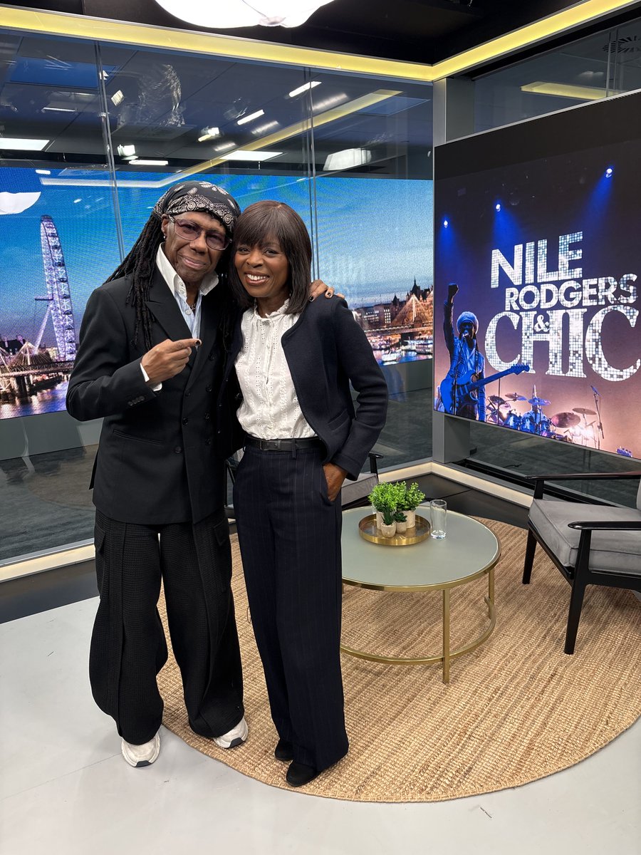 ronkephillips's tweet photo. So lovely to meet you @nilerodgers Good luck tonight. https://t.co/yMz5lbqNT1