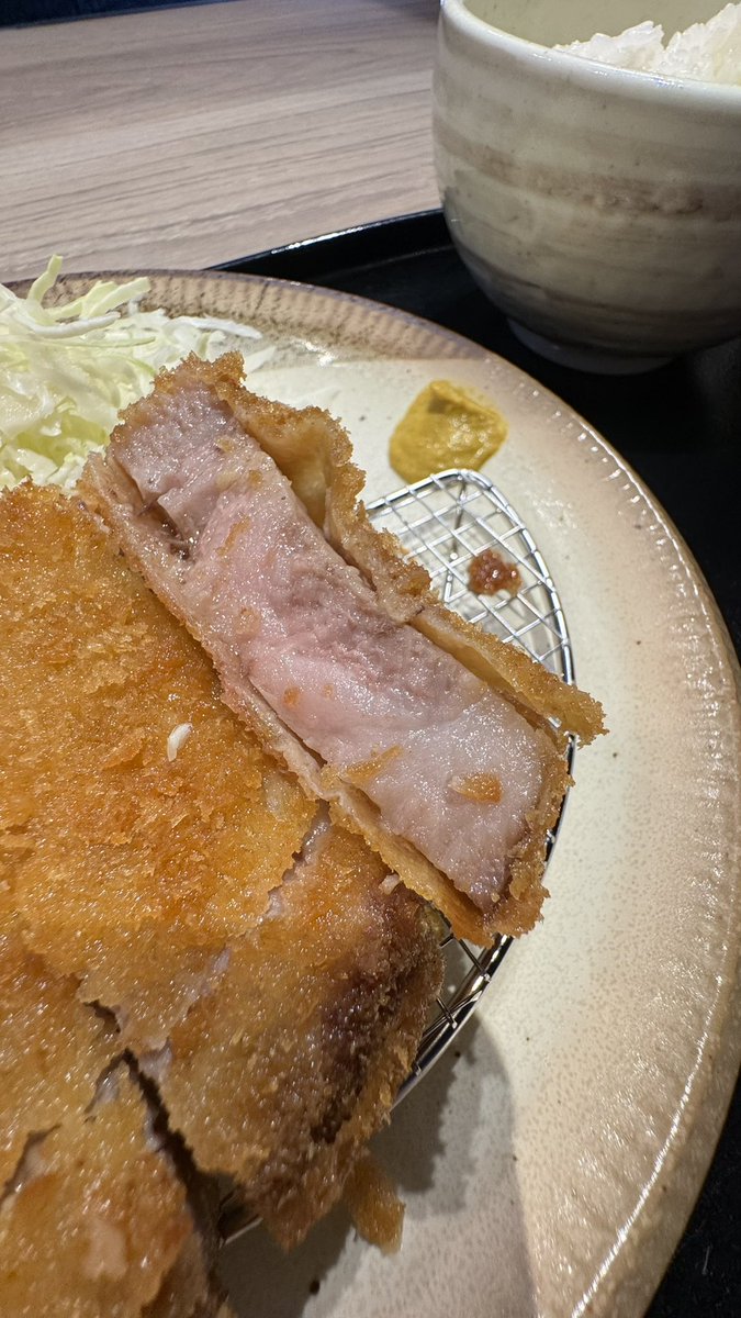 yuji02090705's tweet photo. ５月１８日に燕市吉田にニューオープン
厚切りとんかつ
揚野勝三郎　新潟県燕市吉田２７５６ー１
厚切り特上とんかつ定食200g（ご飯大盛り）　１８２０円
鬼にぼ吉田店の同じ敷地内にあります。
佐藤食肉ミートセンターのリブロースは美味かった https://t.co/UnUk1COOah