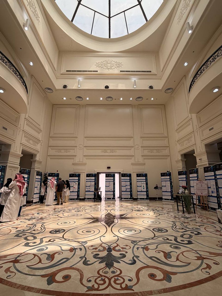 _lusvt's tweet photo. ماشاءالله خريجين هذي السنه حمسوني لسنة التخرج 🥺✨✨
#معرض_طموح #جامعة_طيبة https://t.co/IRhIbbEqWg
