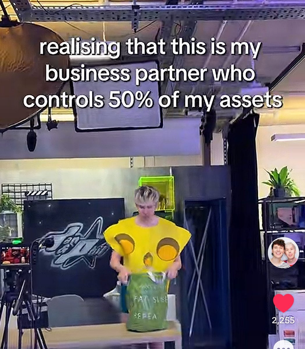 Alexx tweet media