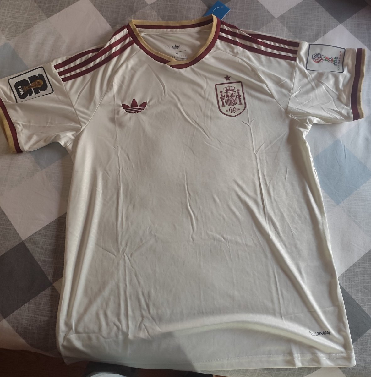 pucelats's tweet photo. Preparado ya para el mundial gracias a los buenos amigos de @OLOMEsports . 
Envío perfecto y rápido.
Sois unos cracks!!! https://t.co/WKXWjHT2nI