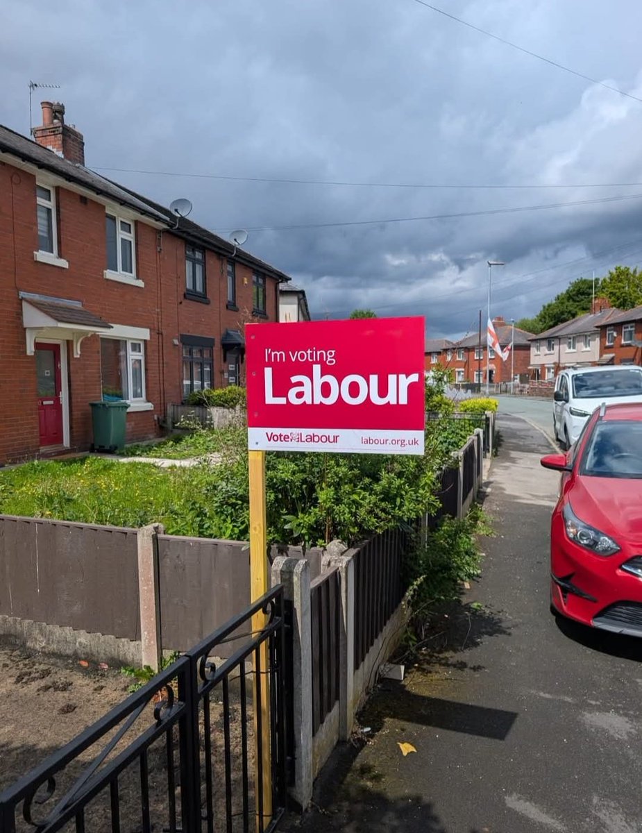 hattietoll's tweet photo. 5. Please get Garden Stakes to our Labour voters! We know Reform will hit this hard, so lets be a step ahead. We need high visibility on all our main roads and estates, lets aim to get 5 on each road group (at least...!) 
(4/) https://t.co/4rQ5sb6nDc