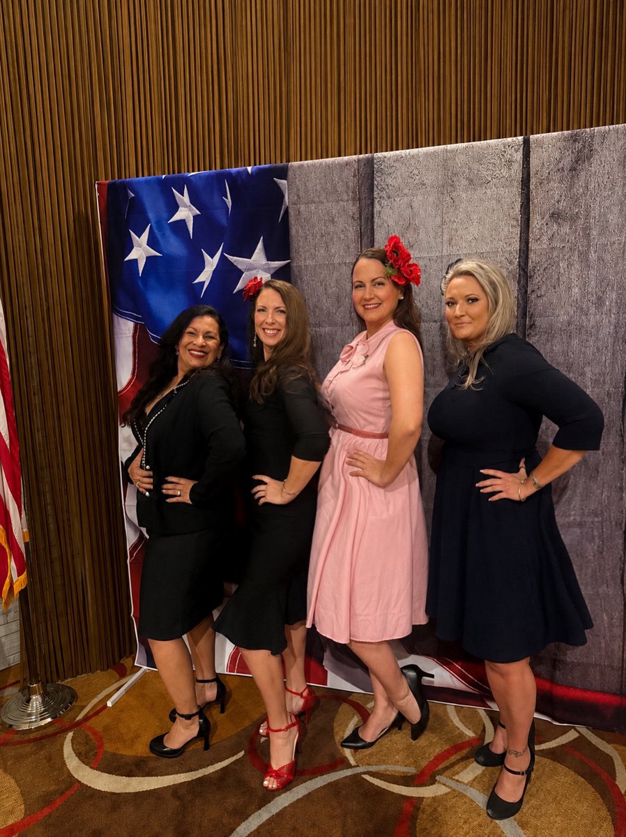 Pin-Ups For Vets tweet media
