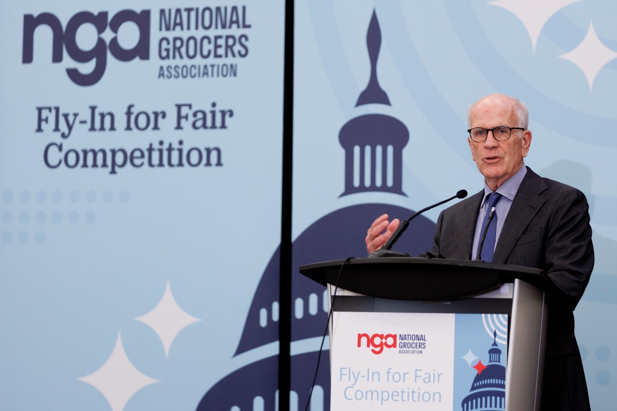 NationalGrocers's tweet photo. Thank you @SenPeterWelch for taking the time this morning to speak with America's independent grocers during NGA's Fly-In for Fair Competition! https://t.co/VyZYOvpUQB